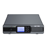 Repetidor de Frecuencia Única / Rango de Frecuencia UHF 400-470 MHz / Capacidad 1600 Canales / Pantalla LCD IPS 2.0 pulgadas / Ligero 3.2 kg / Protocolo ETSI TDMA DMR / Alimentación AC-DC