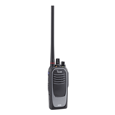 Radio portátil digital y analógico en rango de frecuencia 136-174MHz, 32 canales, 5 W de potencia de RF. Batería, cargador, antena y clip incluidos.