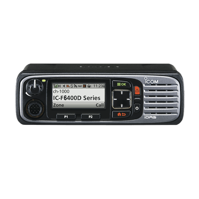 Radio móvil digital con pantalla a color de 1024 canales, en rango de 136-174MHz, GPS, y bluethooth.Incluye micrófono, cable de corriente y bracket.