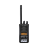 136-174 MHz, 5 Watts, 260 canales, con pantalla de 8 caracteres y teclado DTMF. Incluye Batería, Antena, cargador y clip.