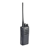 136-174 MHz, 5 W, 32 Canales, NXDN-Analógico, GPS, Encriptación, Roaming multi-sitio, Incluye Batería, Antena, cargador y clip.