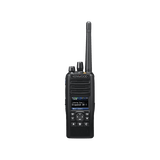 Radio portátil UHF 450-520 MHz, Digital NXDN-DMR-Analógico, 5 W, Bluetooth, GPS, MicroSD, 1024 Canales, Incluye Batería, cargador, antena, y clip