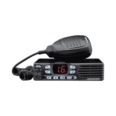 136-174 MHz, 50 Watts, 32 Canales, NXDN-Analógico, Trunking Tipo D, Encriptación, IP54, MIL-STD-810, GPS, Incluye accesorios