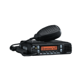 UHF, 450-520 MHz, 45 Watts, 512 Canales. Opera en Modo Digital y FM Analógico. Incluye Accesorios