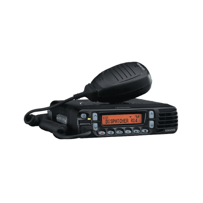 Radio móvil UHF 806 - 870 MHz, 512 Canales, 15 W, GPS, Mensajería, Digital/Analógico, IP54. Incluye accesorios