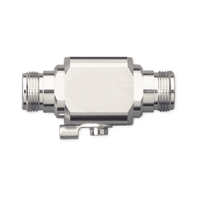 Protector contra descargas eléctricas. Cubre los rangos de frecuencia de los amplificadores de Señal Celular. 50 Ohm. Conectores N.