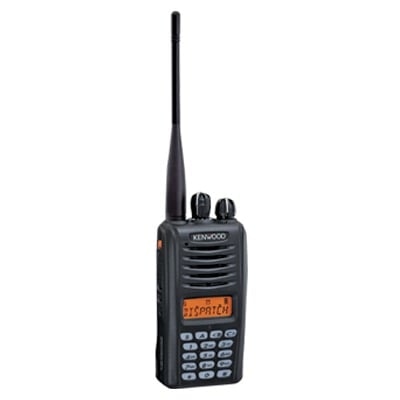Radio portátil Digital, FM y Mezclado, 3 Watts, 806-870 MHz, 260 canales